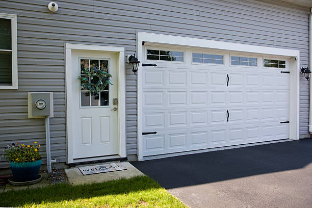 24/7 Emergency Garage Door Panel Replacement experts in Somervell County County, TX